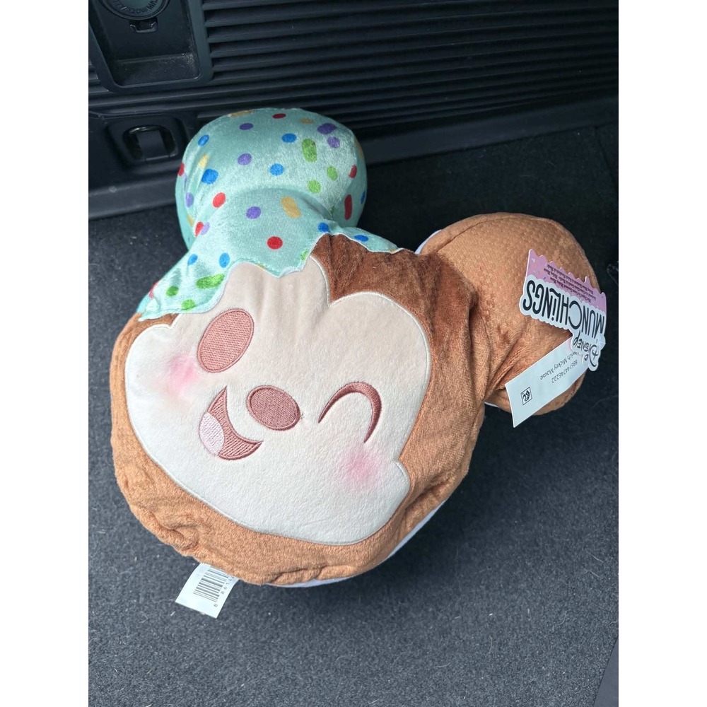 Disney Munchlings Squeeze a munch Mint Dipped Ice Cream Sandwich Mickey Mouse